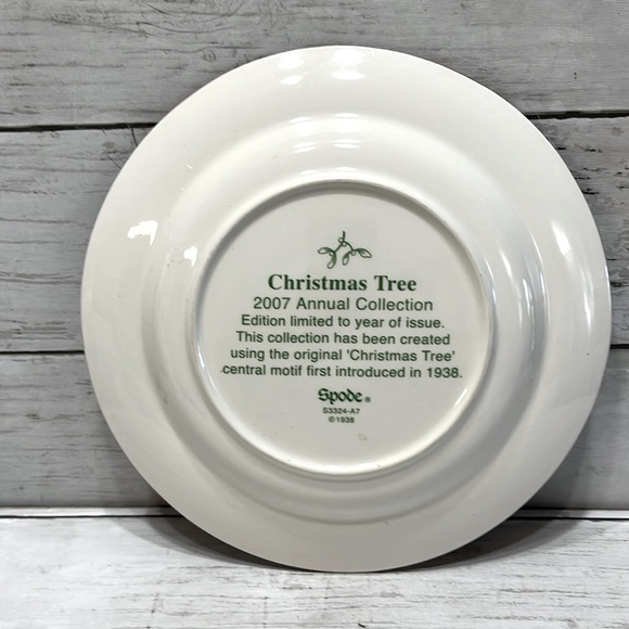 Set if 4 Spode Christmas Tree Plates 2007 Red Poinsettias on Rim 8" - Picture 4 of 9